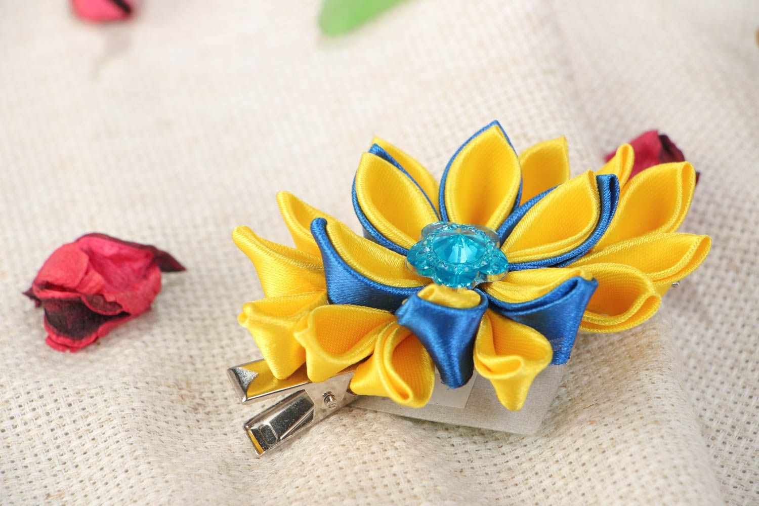Handmade designer kanzashi satin ribbon flower hair clip photo 1