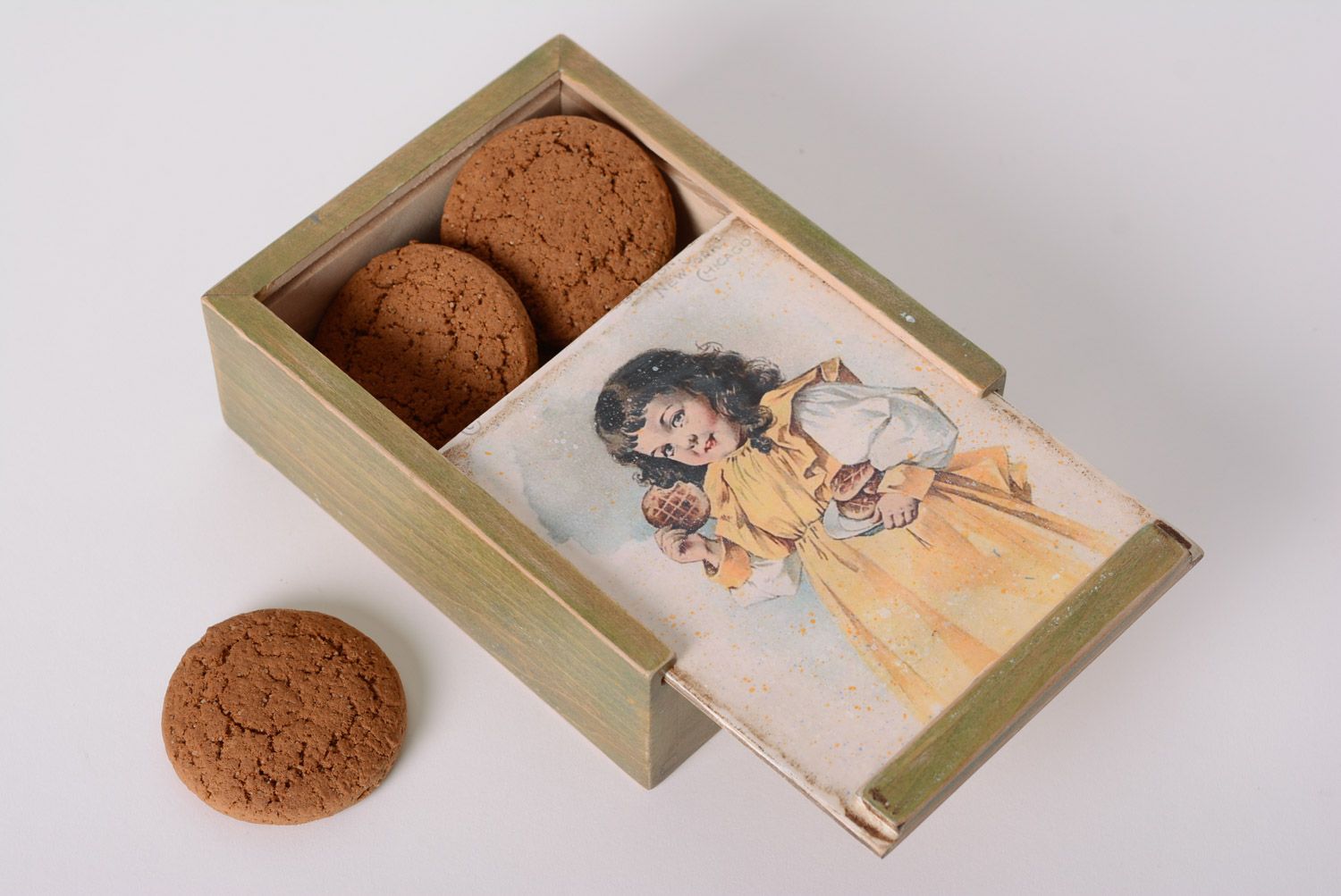 Boîte rectangulaire à biscuits image en serviettage originale en bois faite main photo 1