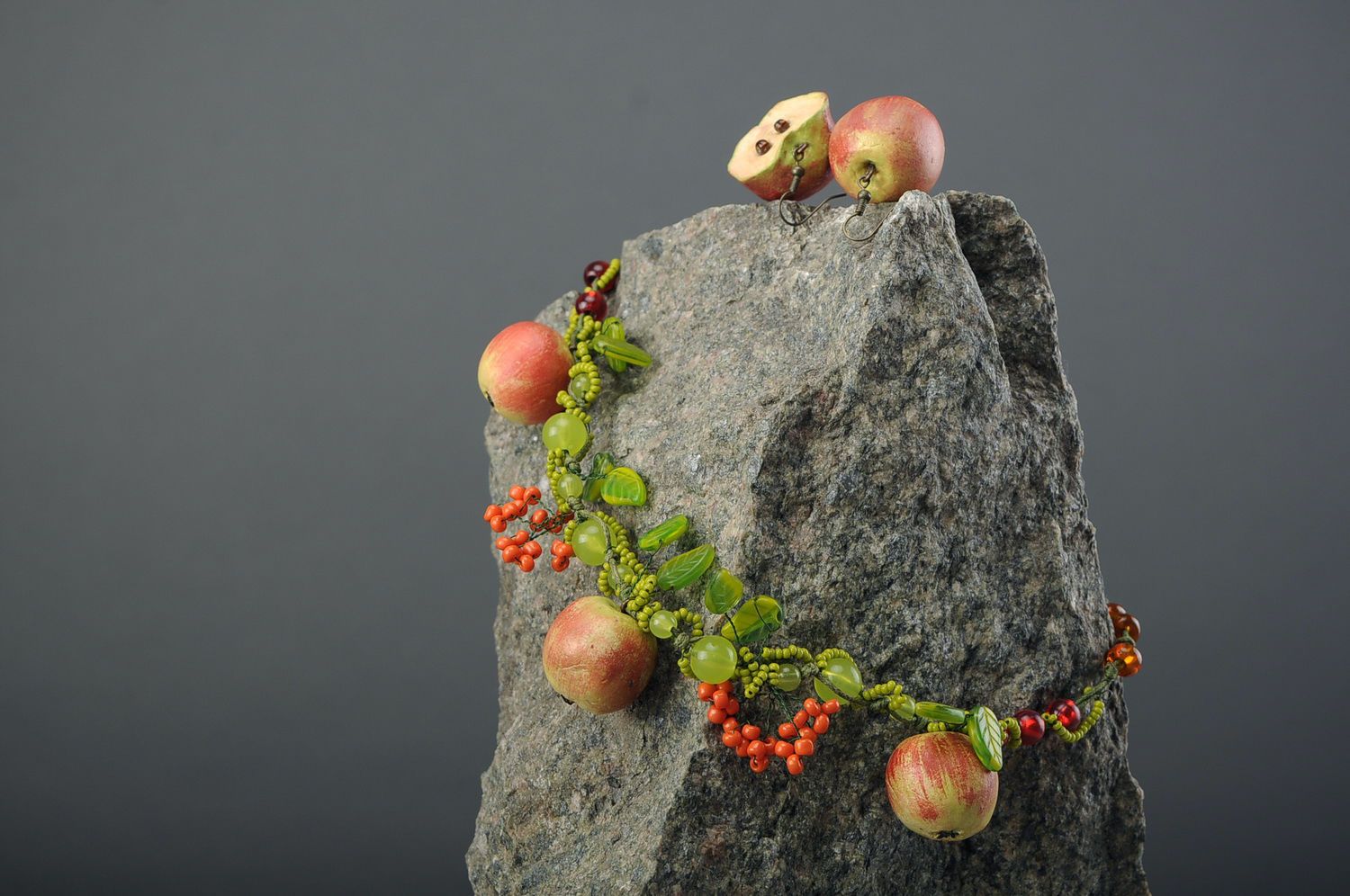 Parure de bijoux en argile polymère Pomme rouge photo 4