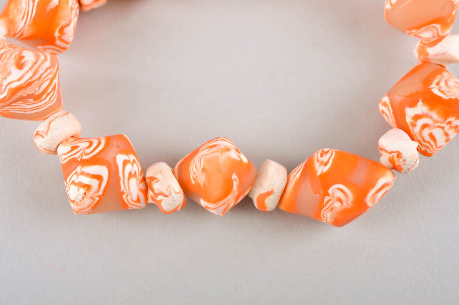 Bracelet orange Bijou fait main en pâte polymère design stylé Accessoire femme photo 4