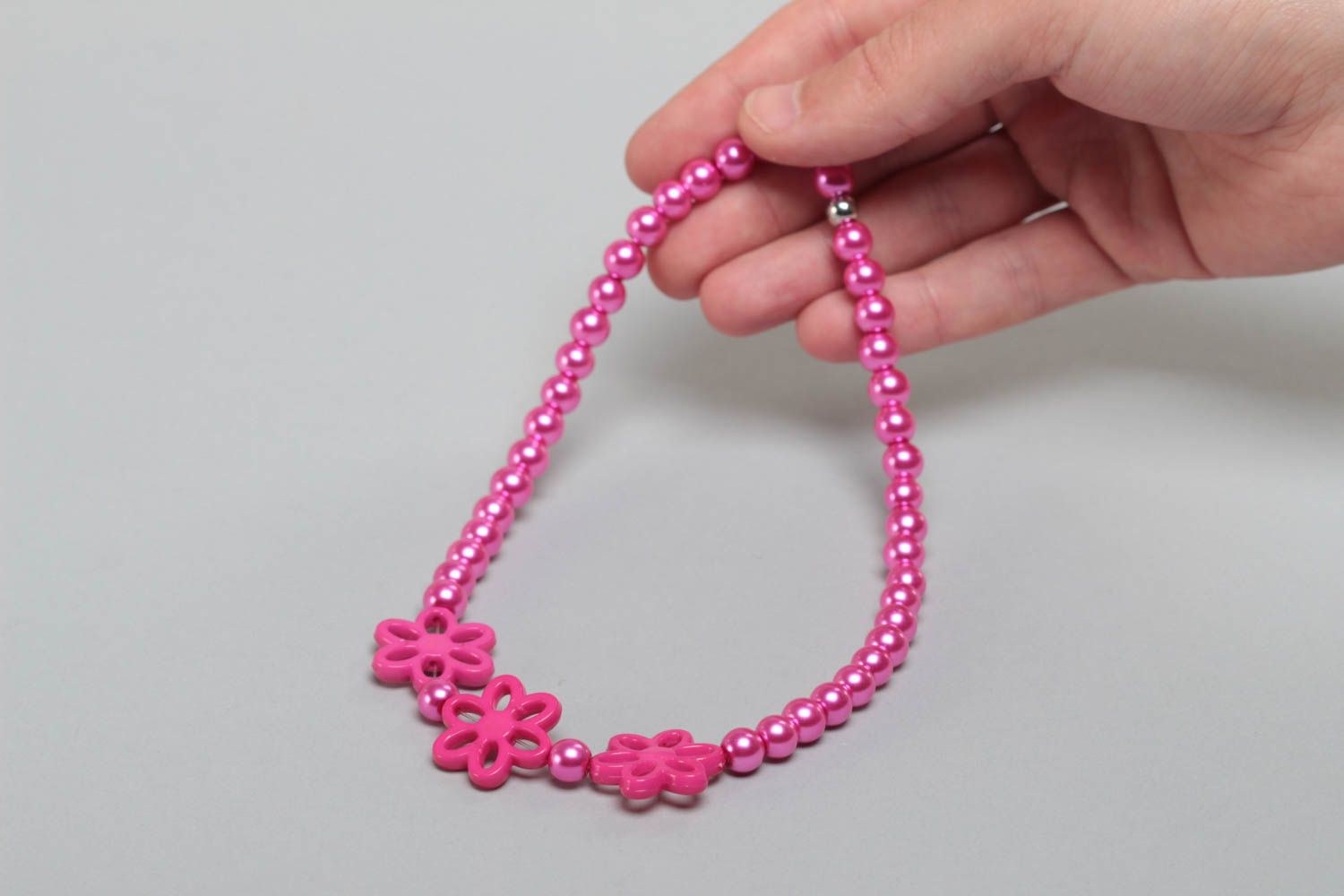 Stylish handmade children's pink bead necklace with flowers designer jewelry photo 5