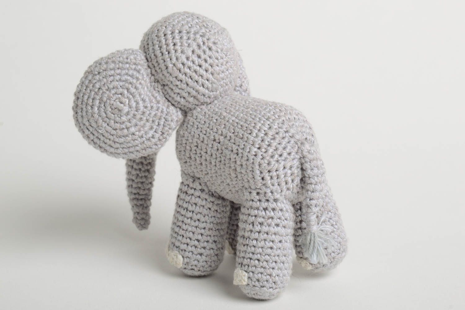 Jouet éléphant Peluche faite main Déco maison gris tricoté au crochet original photo 3