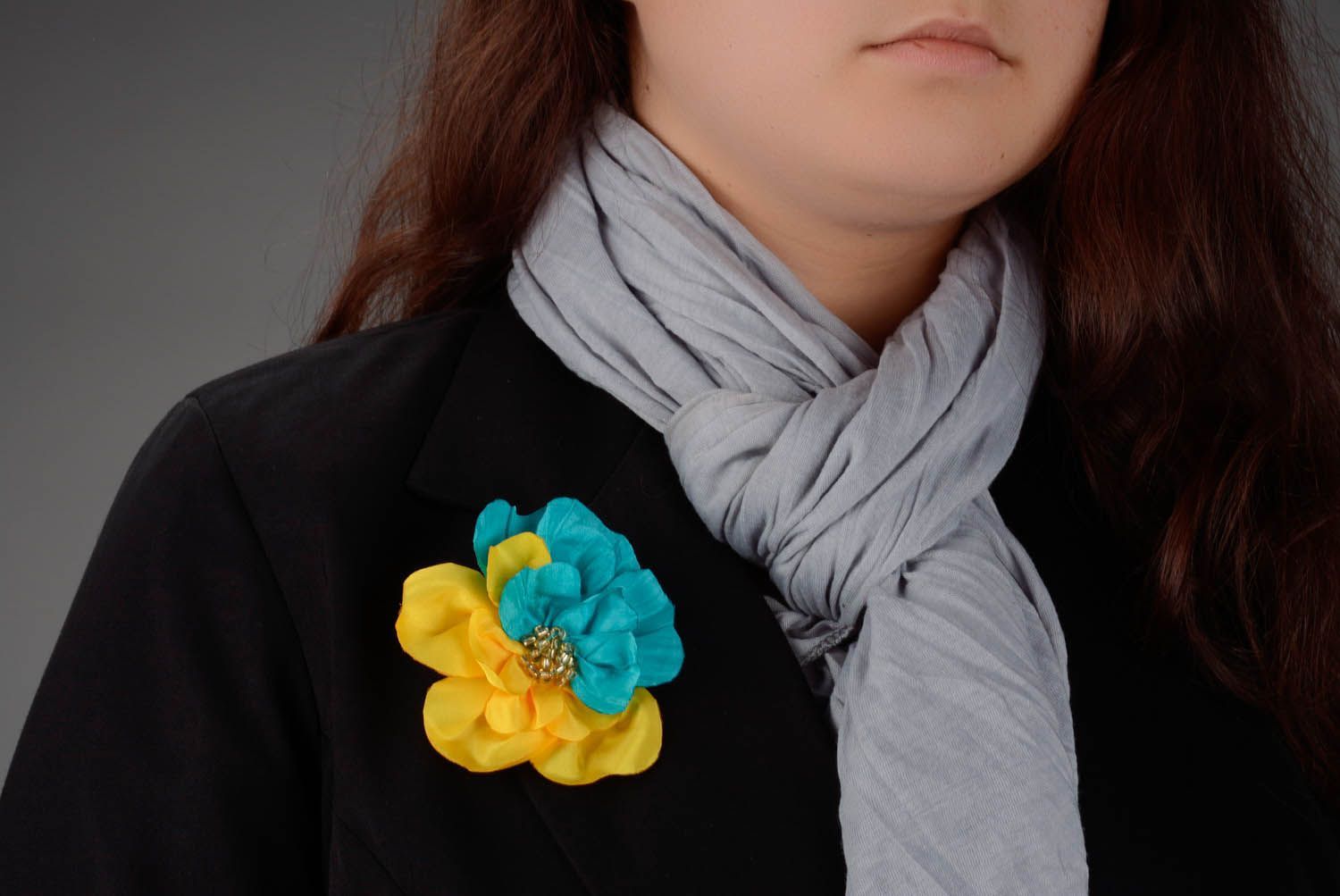 Brooch hairpin in yellow and blue color photo 4