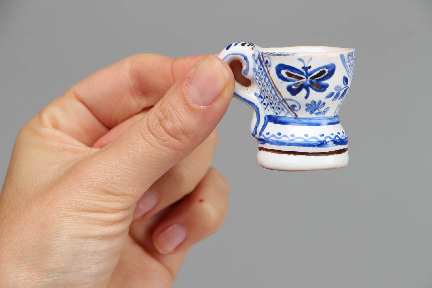Little 1,5 inches ceramic coffee cup in white&blue design with butterfly 0,06 lb photo 4