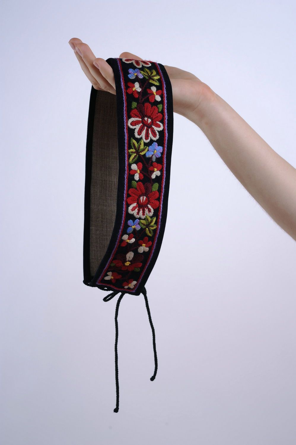 Velvet belt with embroidery photo 2