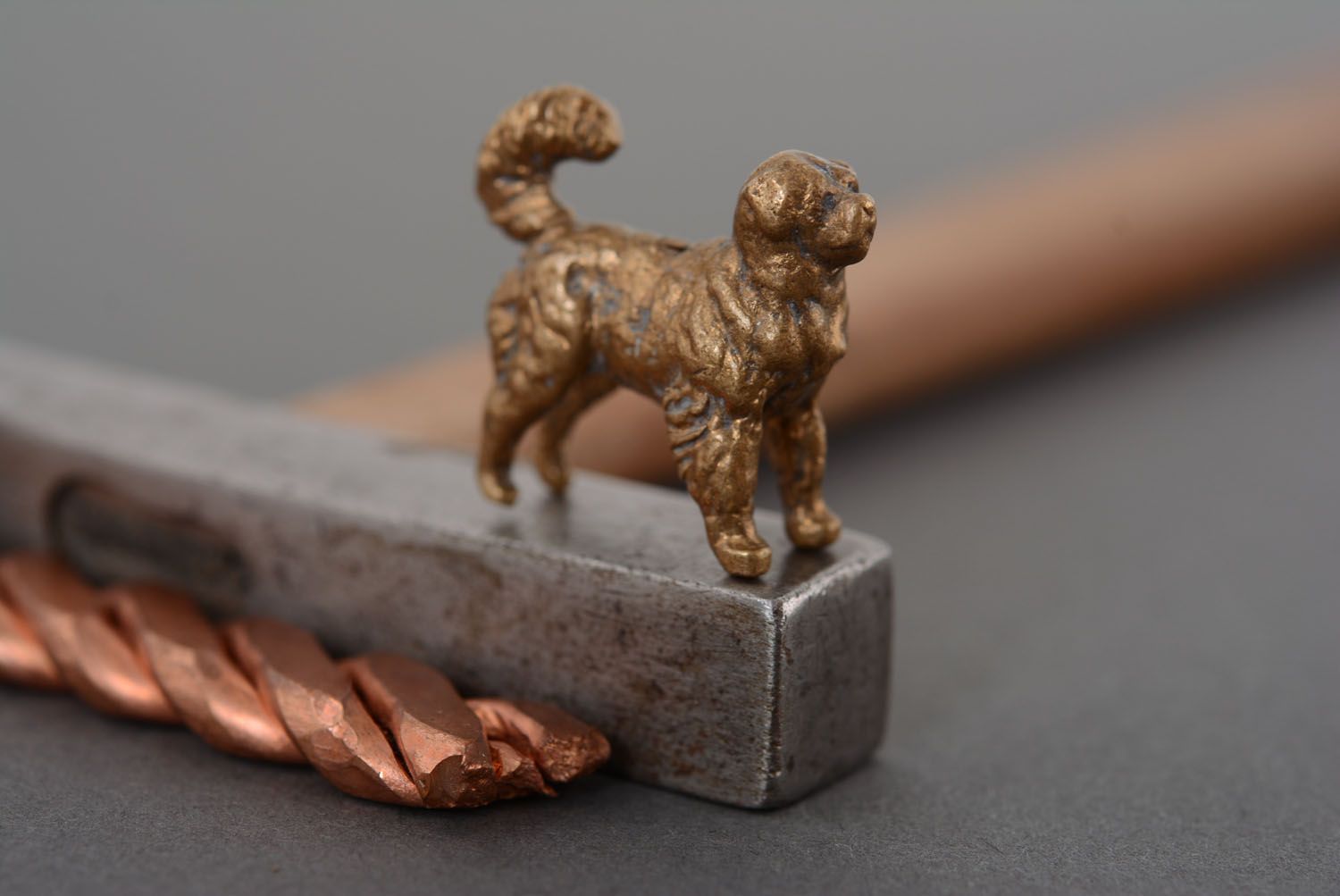 Figurine chien en bronze artisanale Saint-Bernard photo 1