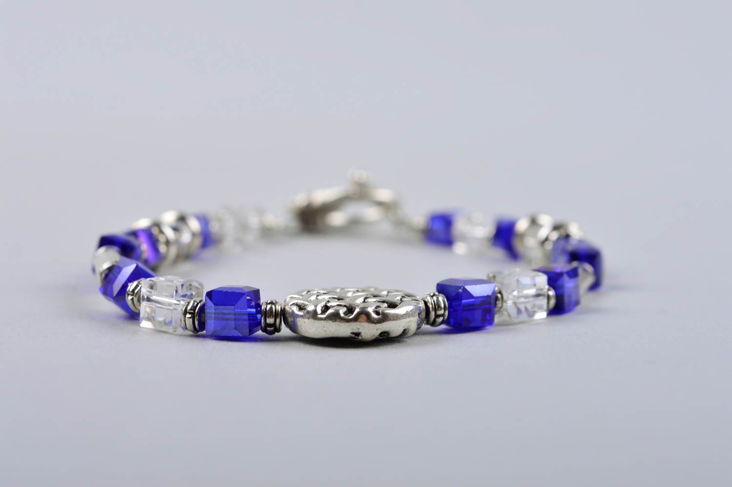 Bracelet cristaux et métal Bijou fait main bleu élégant Cadeau pour femme photo 4