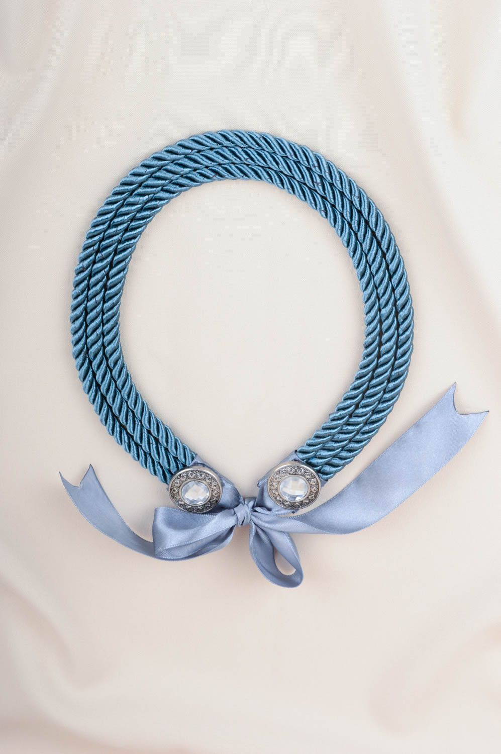 Collar de hilos hecho a mano accesorio para mujer regalo original elegante foto 2