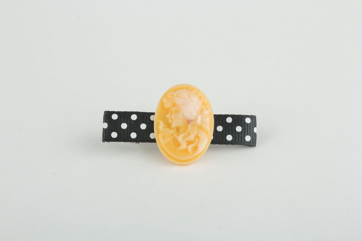 Hair clip in vintage style photo 1
