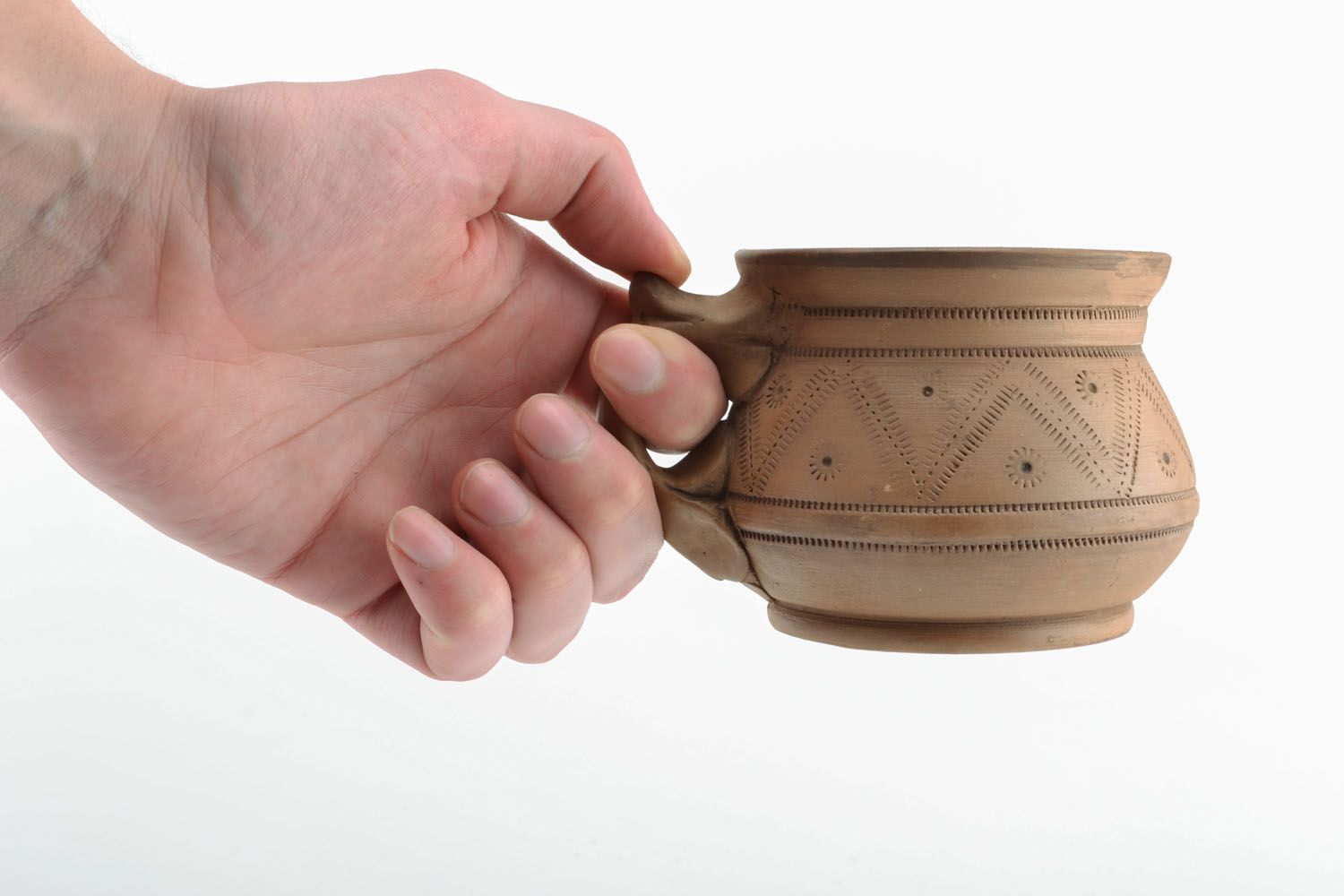 5 oz medium size clay cup coffee in brown color with handle and geometrical pattern photo 1