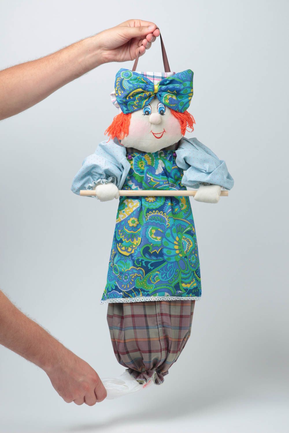 Muñeca guarda bolsas hecha a mano juguete de tela accesorio para cocina foto 5
