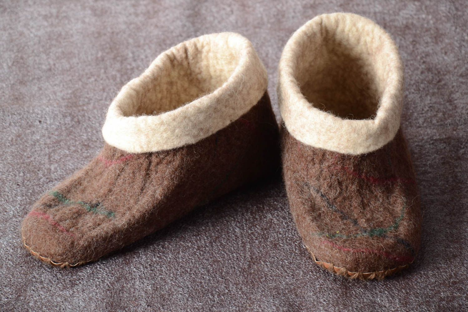 Zapatillas de lana artesanales marrones accesorio de hombre regalo original foto 1