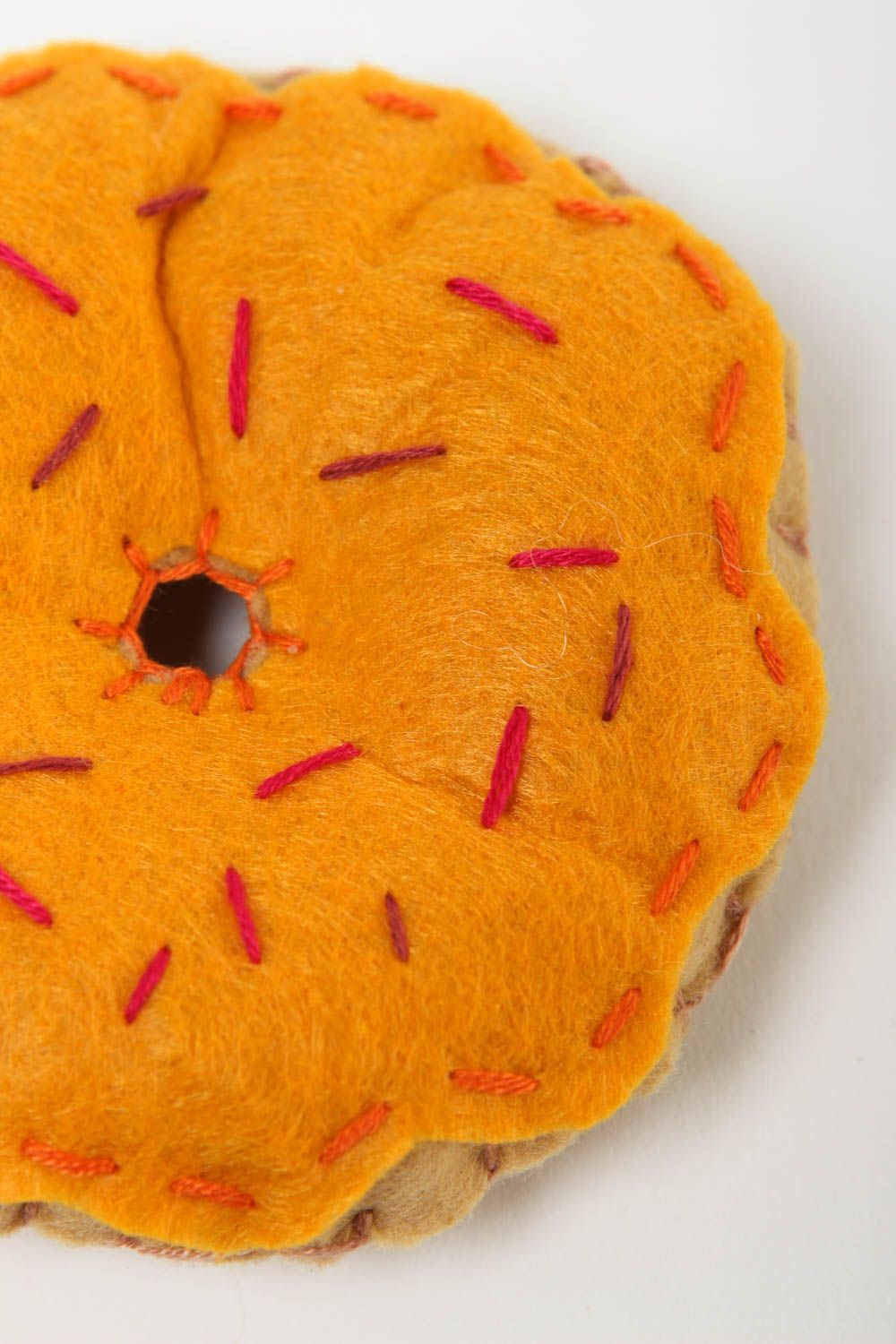 Peluche donut jaune faite main Jouet feutrine original Cadeau pour enfant photo 3