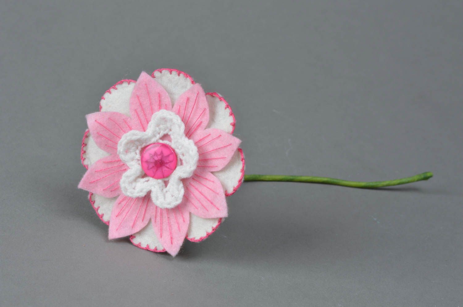 Largeur 15cm Petit Rose Clair Feutre Fleur Sac /à Main Hauteur 11cm Commerce Equitable Fait Main 100/% Laine