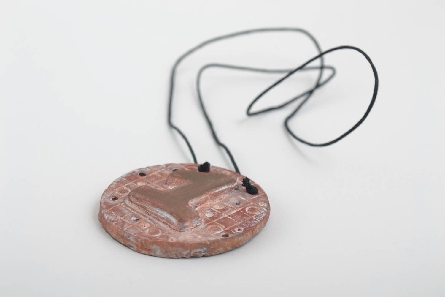 Pendentif céramique Bijou fait main en argile marron avec lacet Cadeau original photo 4