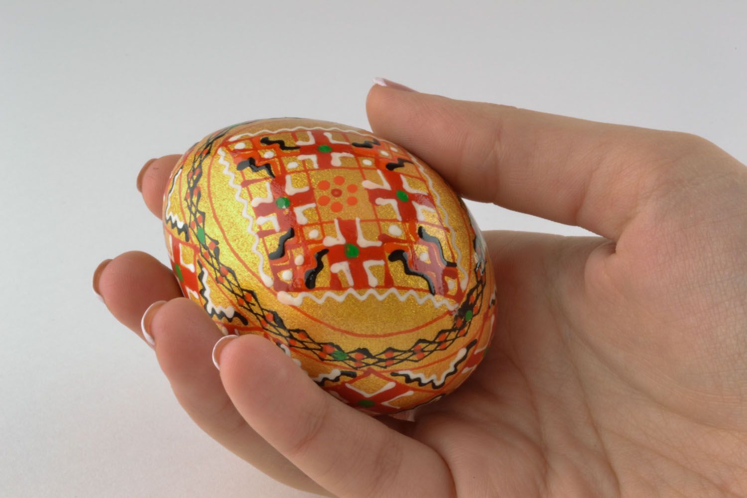 Пасхальное яйцо в золотистой цветовой гамме фото 2
