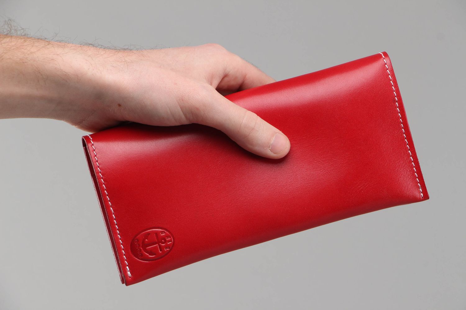 Red leather purse photo 4