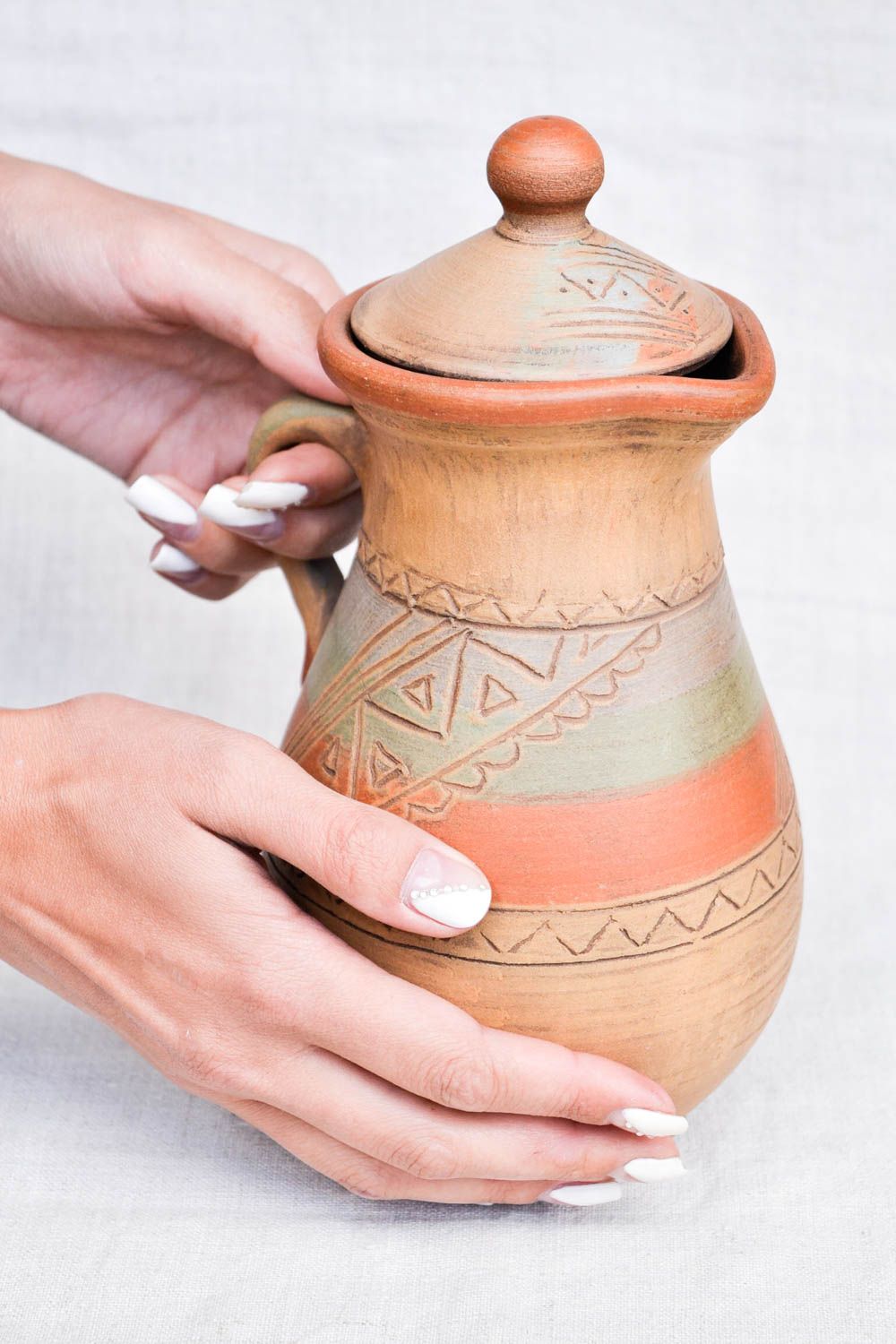 60 oz ceramic Italian style milk pitcher great ceramic pottery 10 inches 2,4 lb photo 2