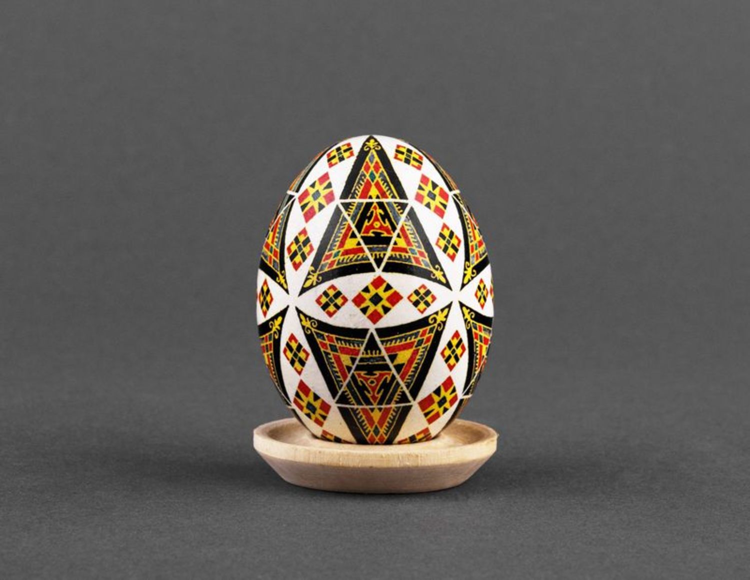 Pysanka painted with aniline paints  photo 2