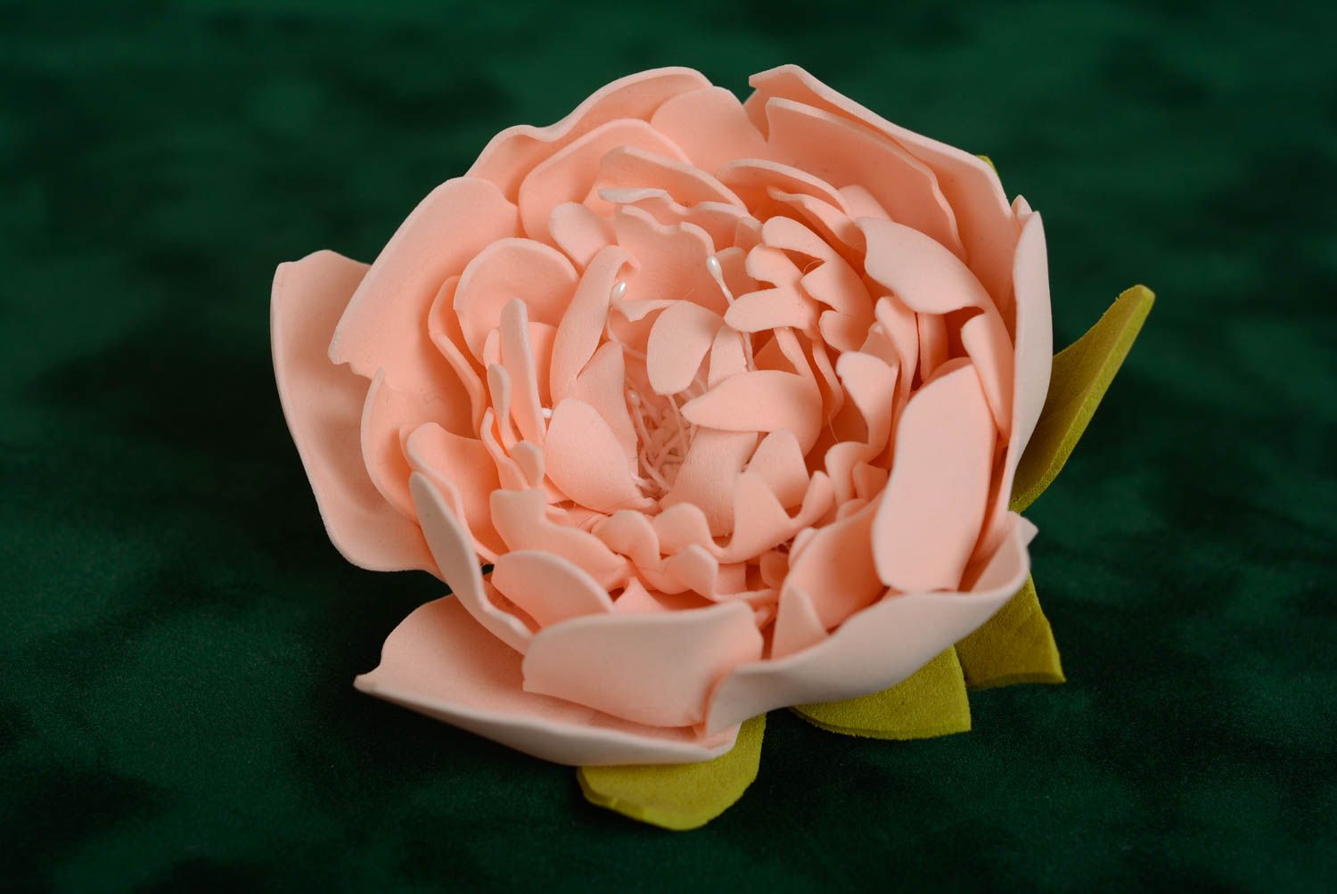 Брошь-заколка из фоамирана ручной работы нежная красивая Пион персиковый фото 1