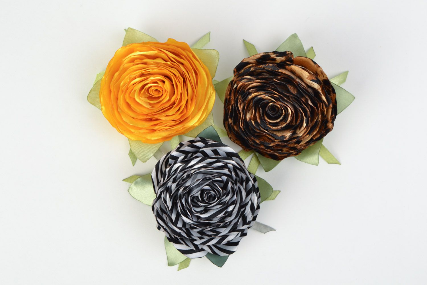 Set of multi-colored satin flower brooches hair clips 3 pieces photo 5
