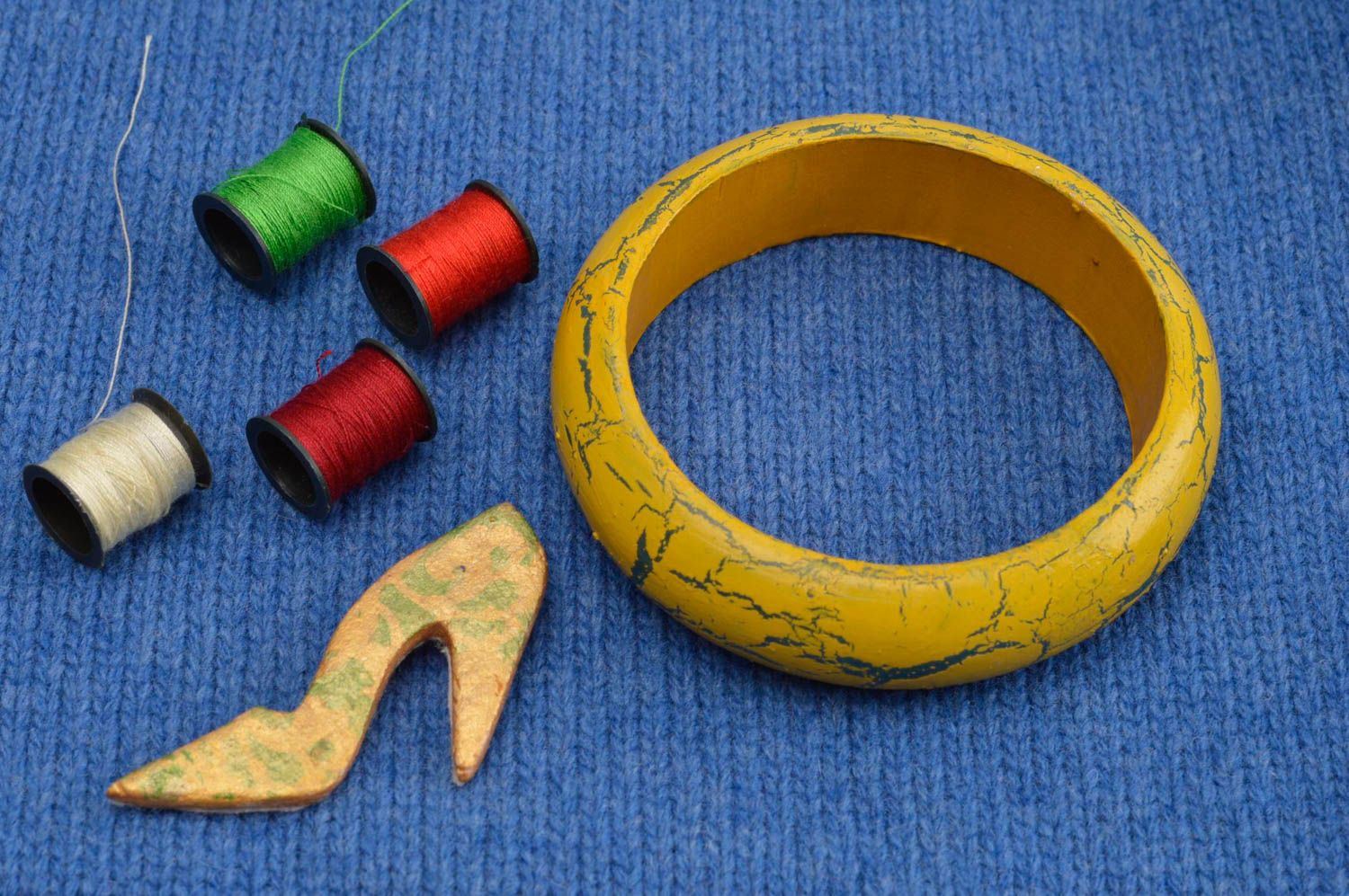 Broche de arcilla polimérica pulsera de madera accesorios artesanales amarillos foto 1
