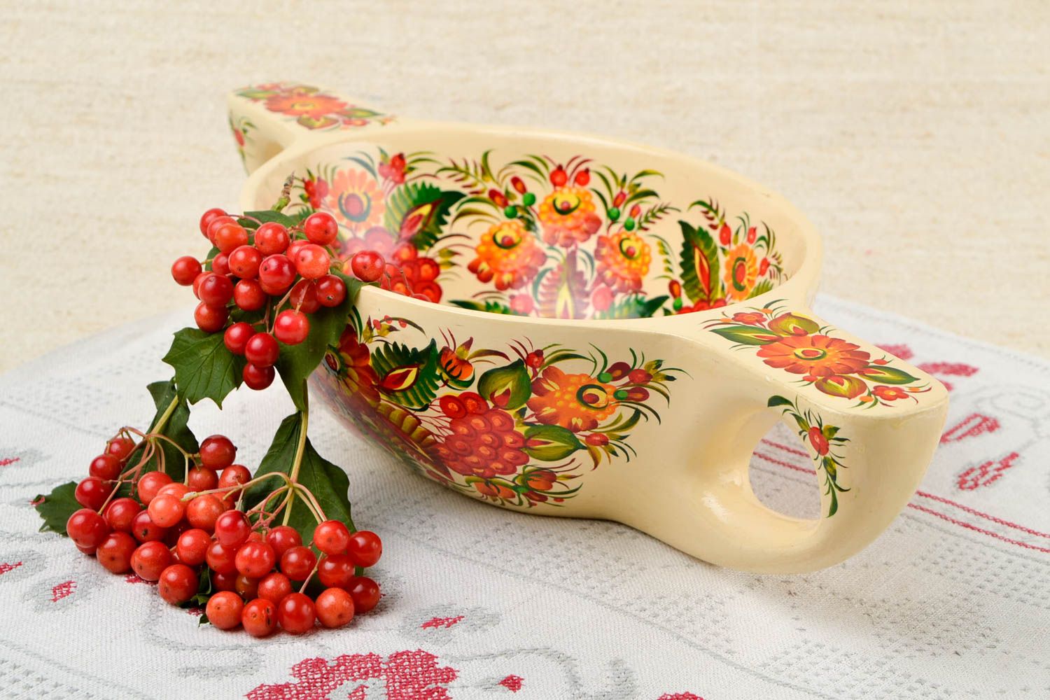 Bol avec 2 anses fait main Puisoir en bois peint motif floral Cadeau original photo 1