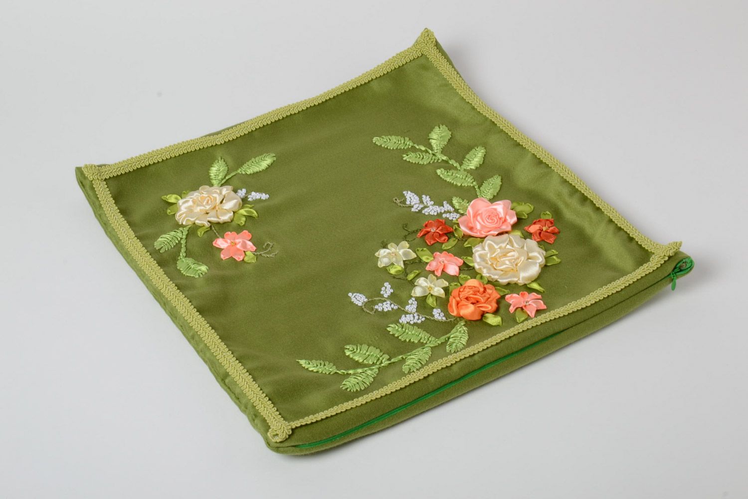 Handmade green pillowcase with satin ribbon embroidery with zipper made of gabardine photo 2