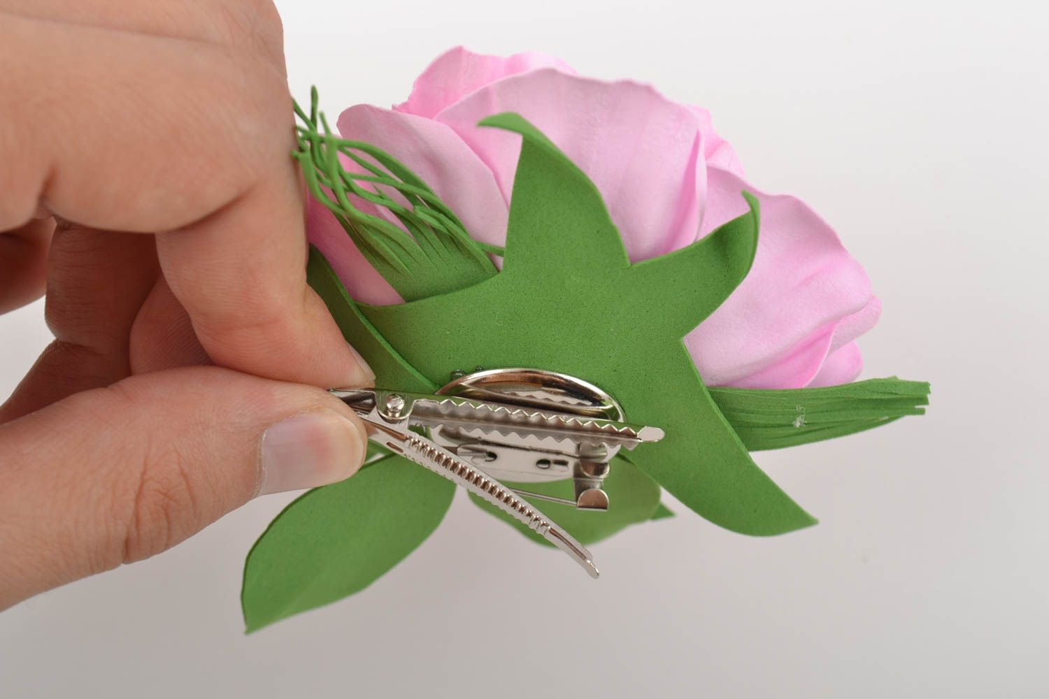 Broche barrette à cheveux en foamiran faite main en forme de fleur rose photo 10