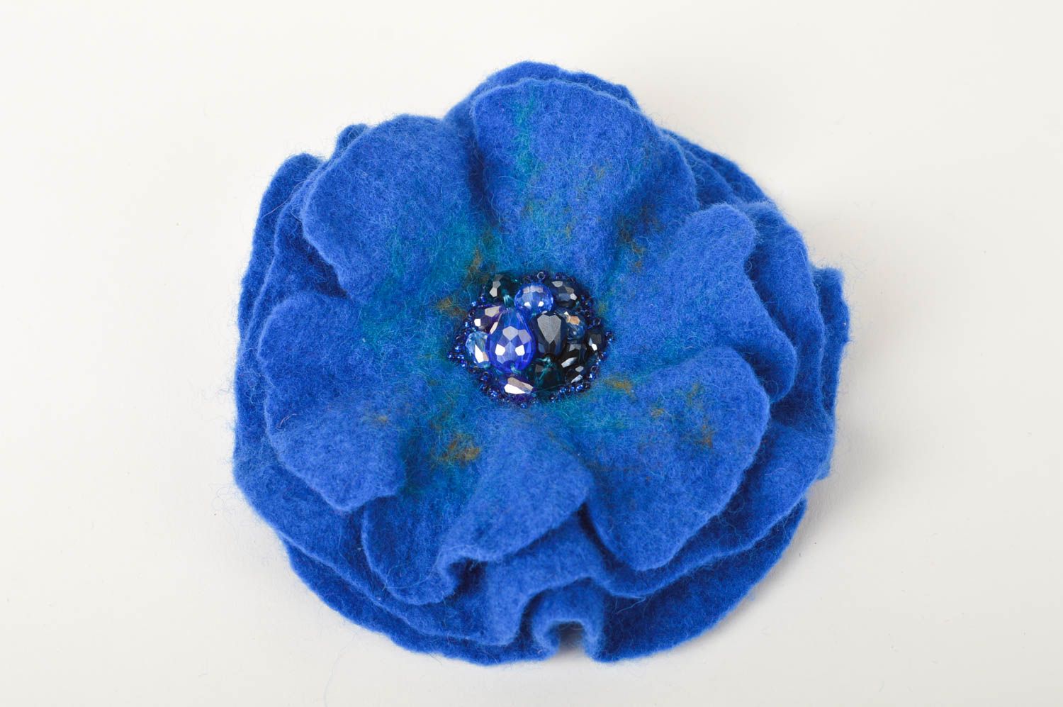 Broche Barrette fleur faite main bleue en laine feutrée Accessoire femme photo 2