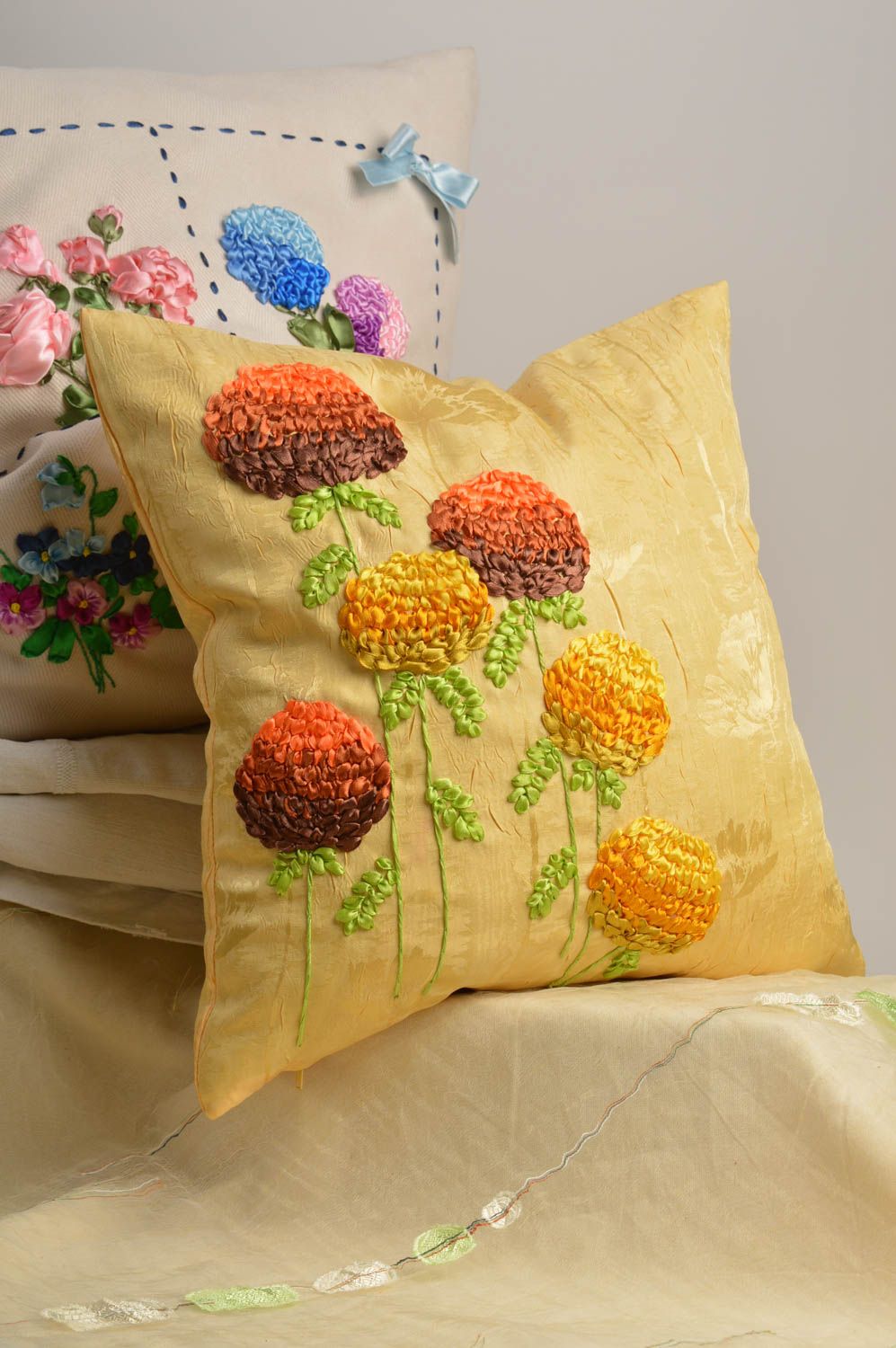 Декоративная наволочка хэнд мэйд необычный подарок текстильный декор с цветами фото 1