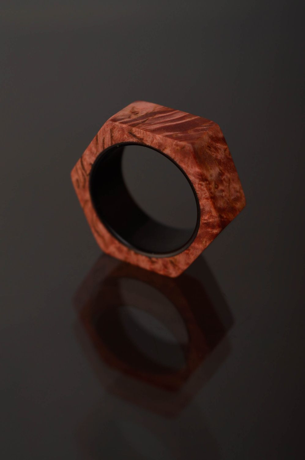 Handmade Plug aus Hartgummi und Holz foto 1