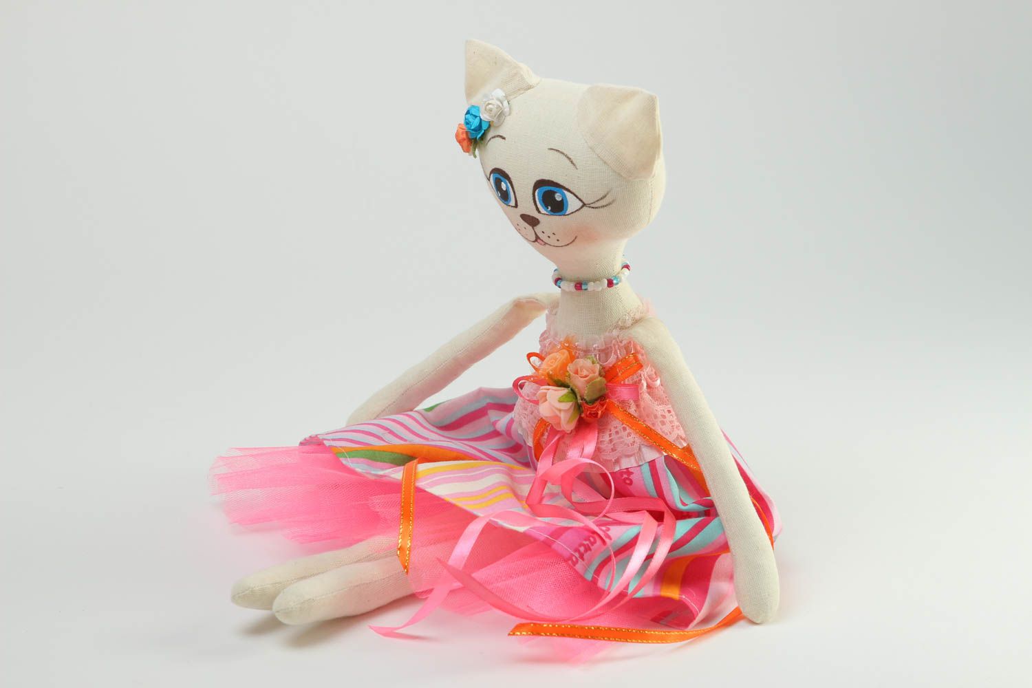 Игрушка ручной работы игрушка кошка оригинальная игрушка в ярком платье фото 2