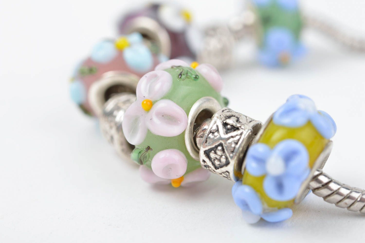 Beautiful handmade glass bracelet bead bracelet designs fashion trends photo 5