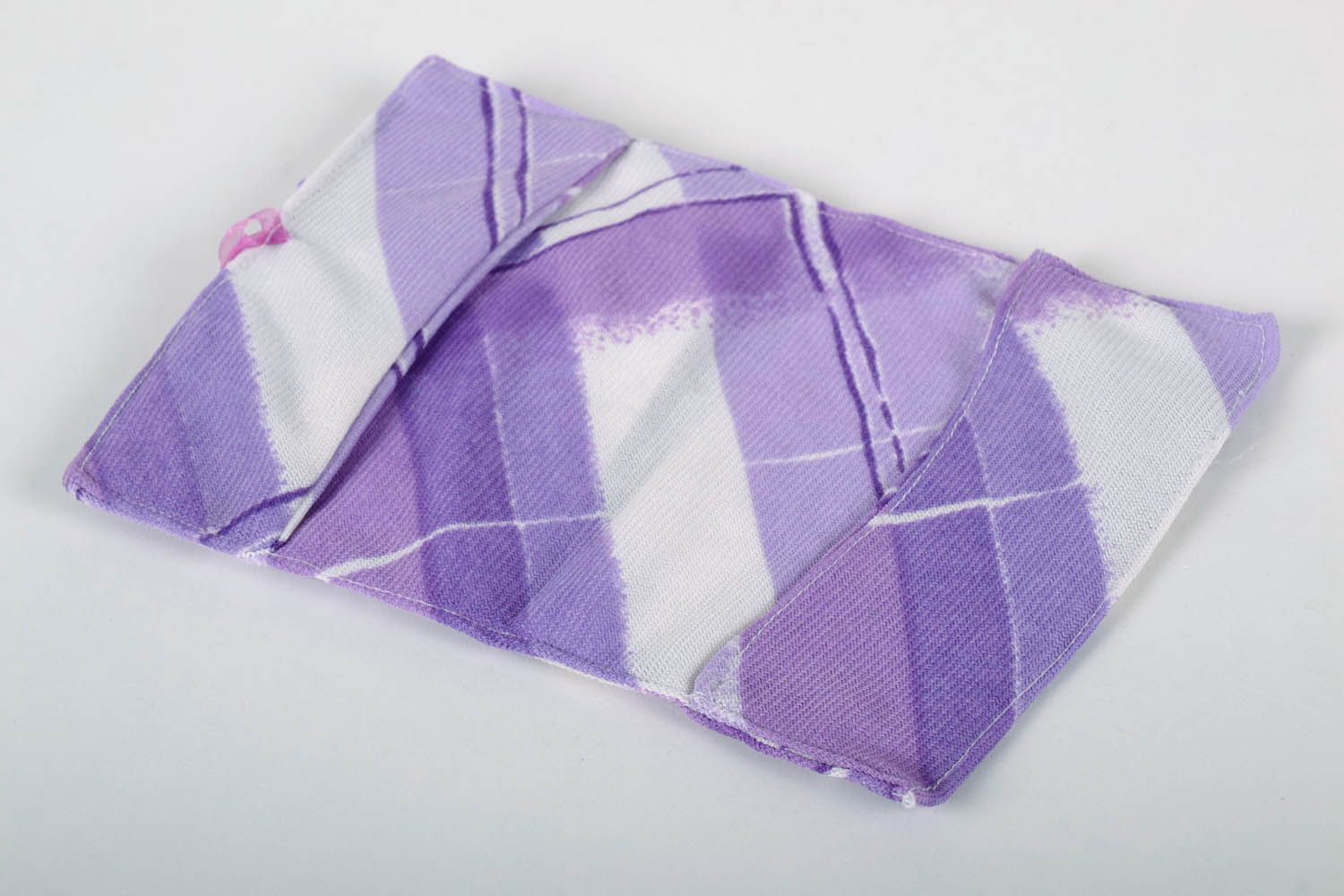 Violette Passhülle aus Textil foto 3