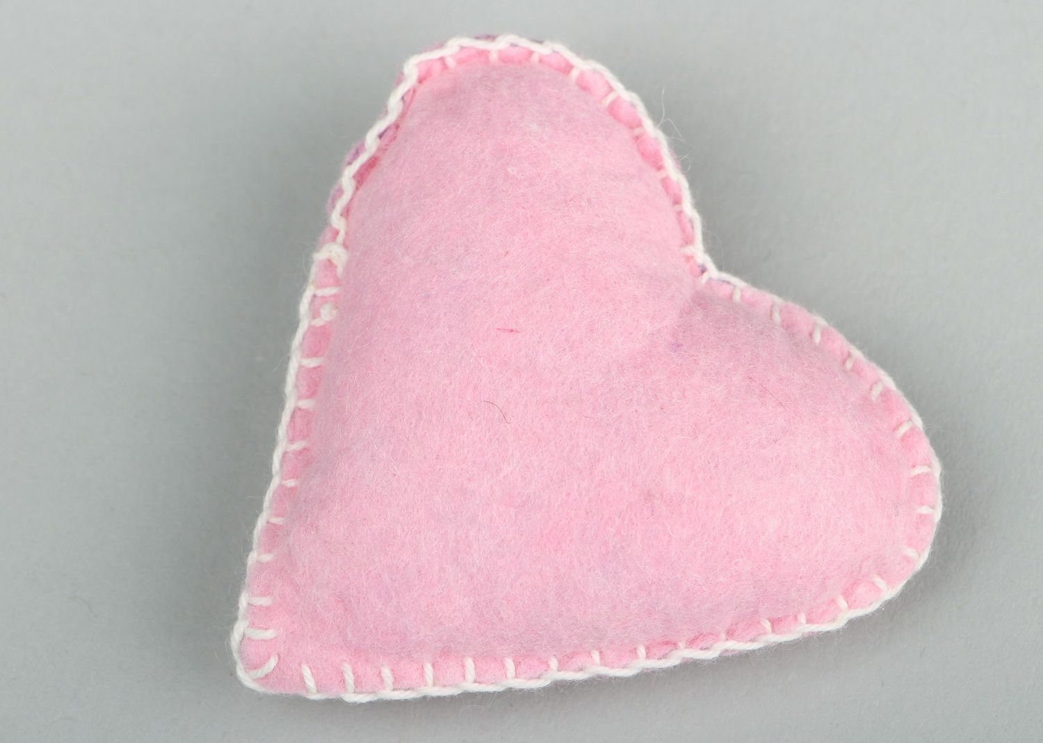 Декоративное сердце розового цвета фото 4