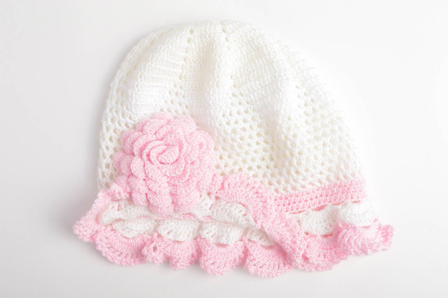 Bonnet tricot fait main Chapeau au crochet Vêtement enfant ajouré blanc rose photo 3