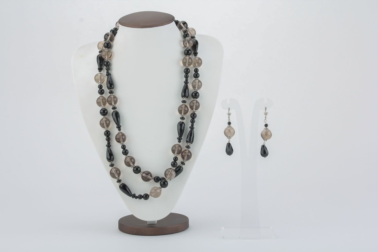A set of jewelry made of natural stones photo 3