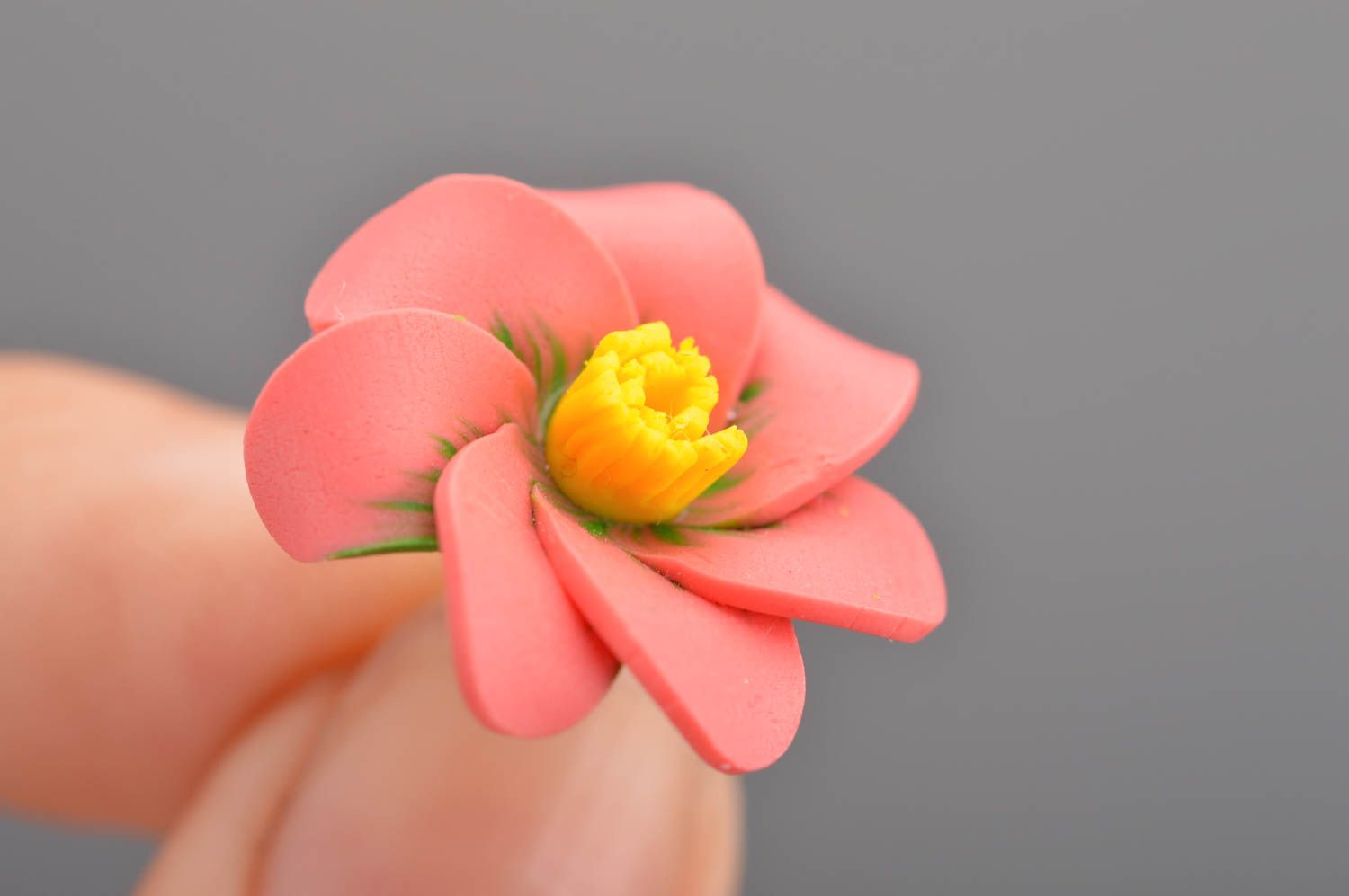 Blumen Ohrstecker aus Polymer Ton in Korallenrot mit Gelb handgemacht Geschenk foto 5