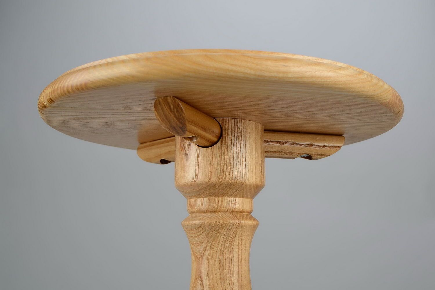 Wooden table-stand for flowers  photo 3