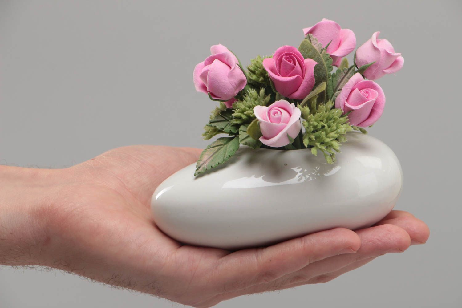 Цветы из японской полимерной глины в керамической вазе ручной работы розовые красивые фото 5