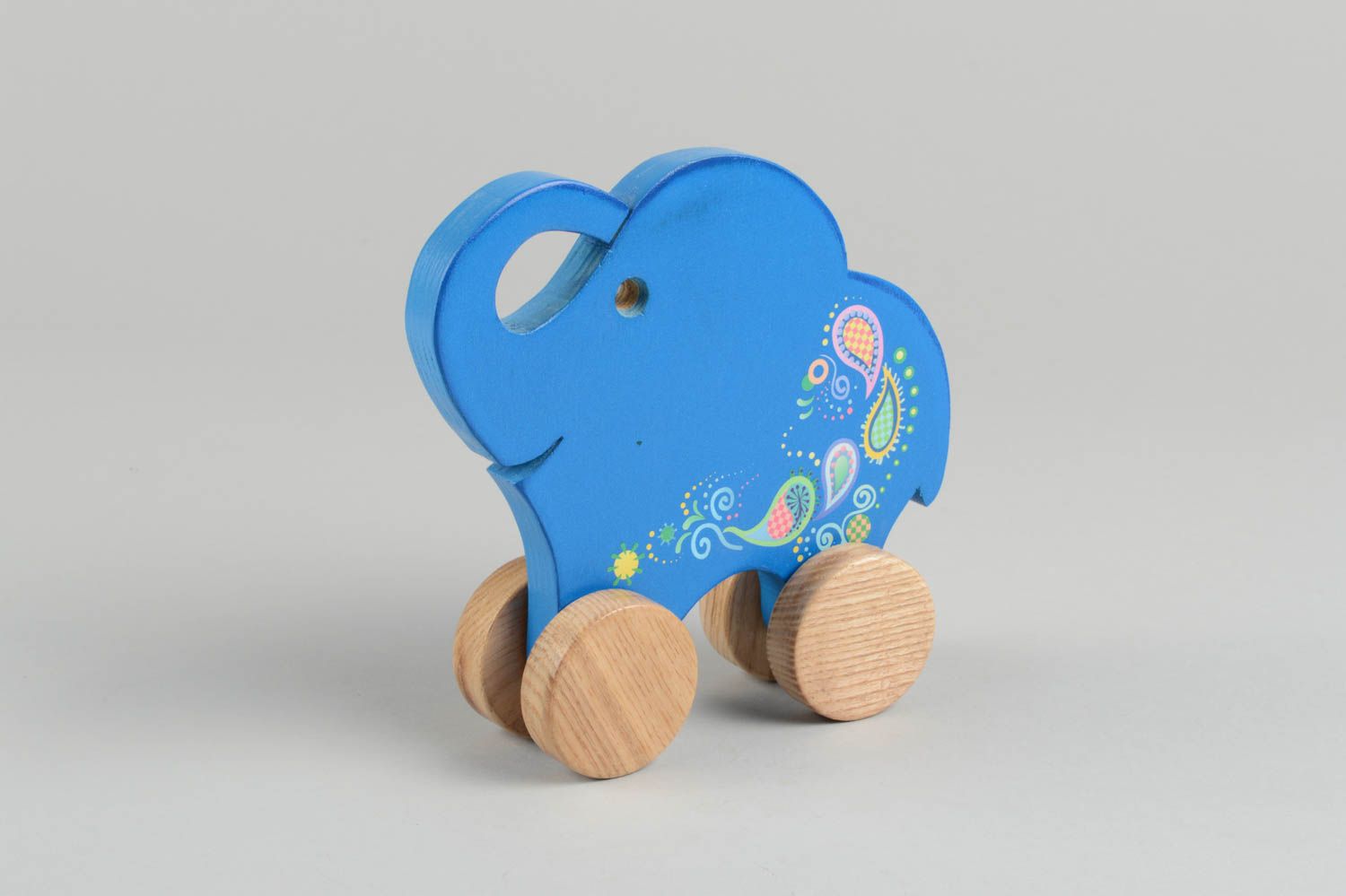 Juguete artesanal elefante azul juguete de madera regalo para niño con ruedas foto 3