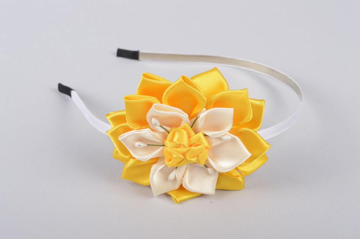 Handamde Blumen Haarreif in Gelb und Weiß Haar Schmuck Geschenk für Mädchen  foto 1