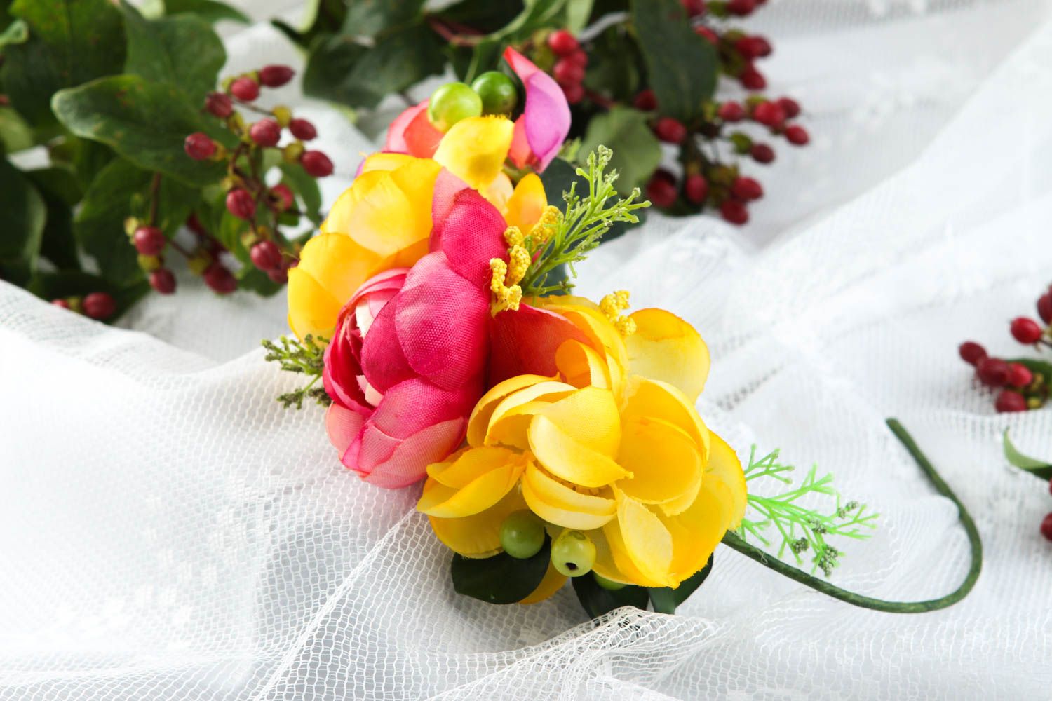 Serre-tête fleurs fait main Accessoire cheveux jaune-rose Cadeau original photo 1