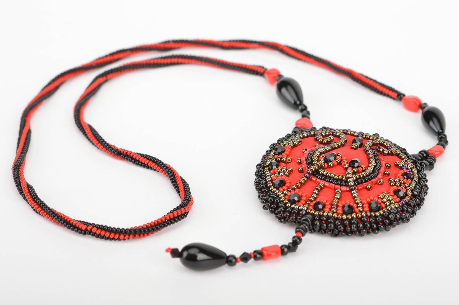 Handmade elegant bead embroidered pendant necklace massive red and black photo 2
