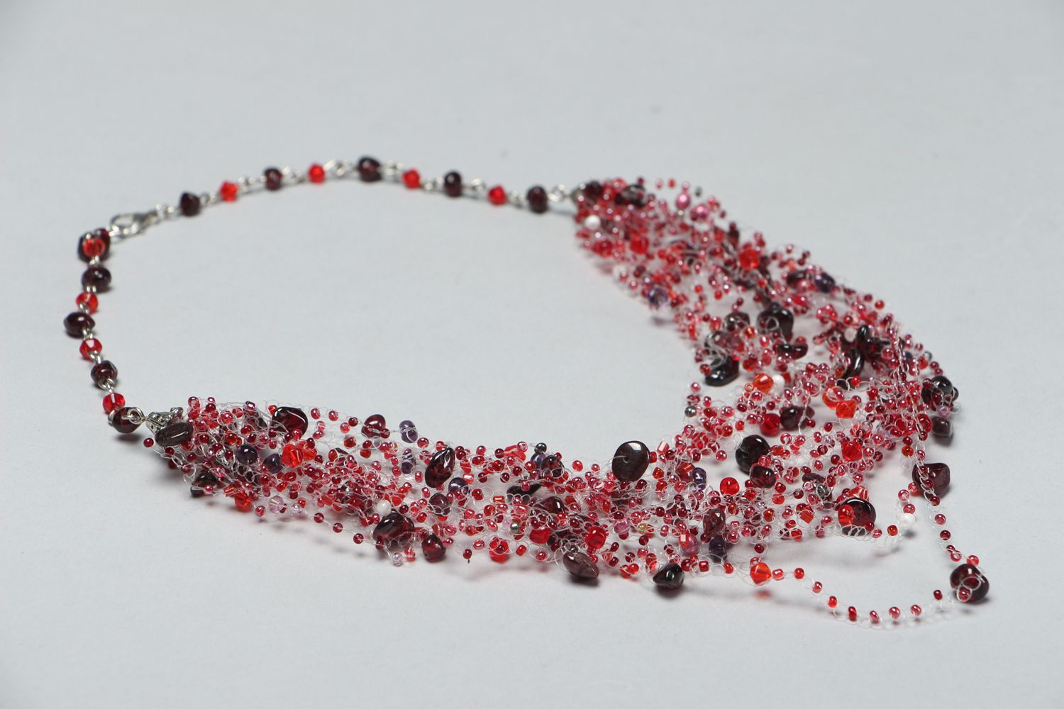 Beaded necklace with garnet and crystal photo 3