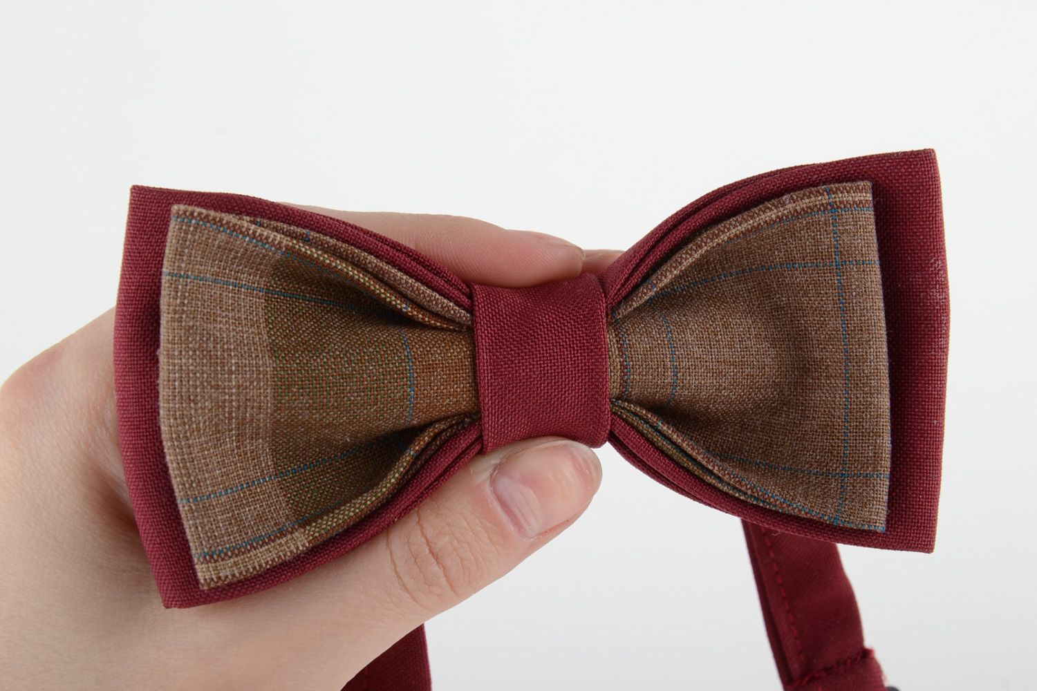 Handmade stylish bow tie sewn of costume fabric of dark red and brown colors photo 5