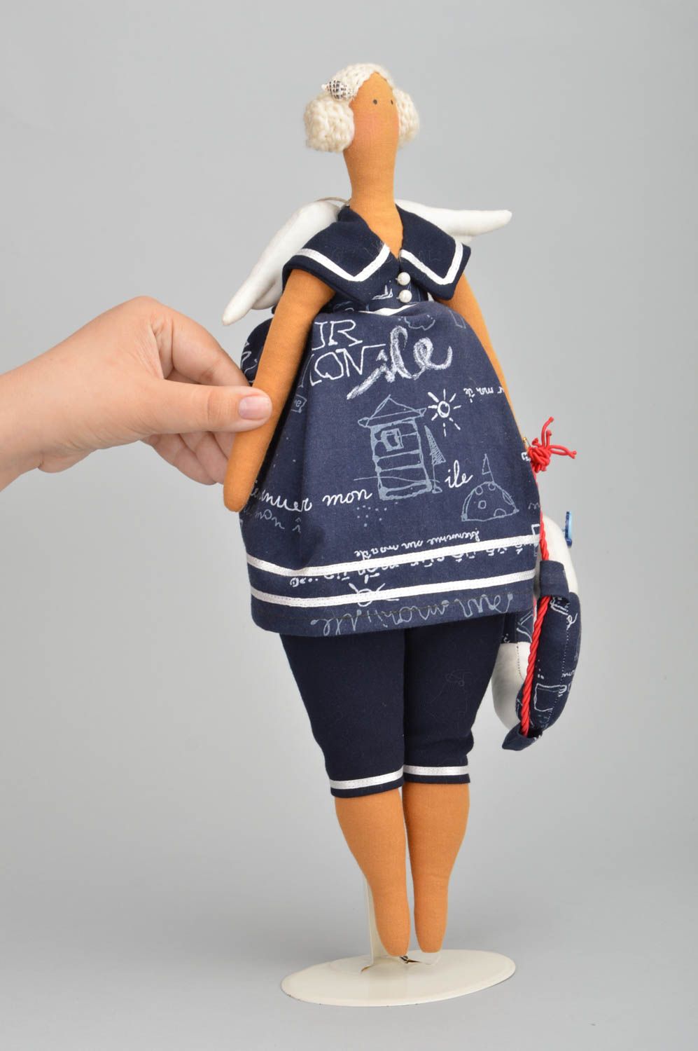 Künstlerische Puppe aus Textil mit Untersatz für Interieur schön handgeschaffen foto 4