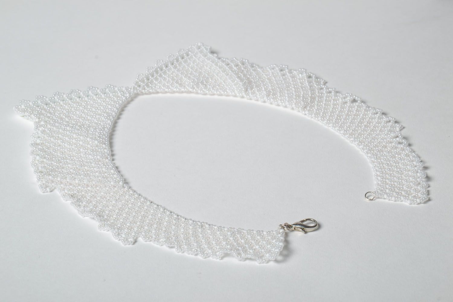 Collier en perles de rocaille fait main Blanc avec nœud photo 4