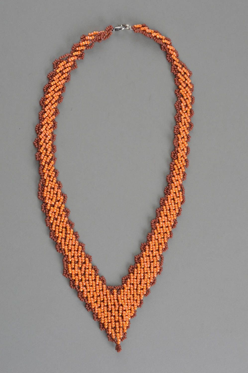 Ожерелье из бисера оранжевое с коричневым ручной работы авторского дизайна фото 2